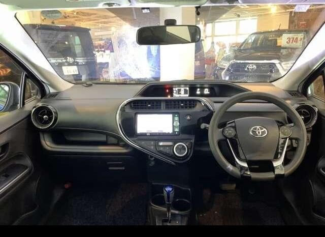 
								Toyota Aqua Hybrid 2017 full									