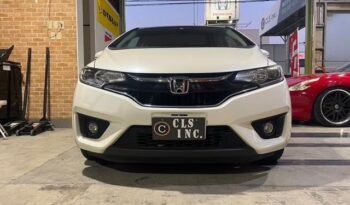
										Honda Fit Hybrid 2018 full									