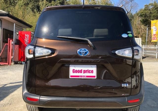 Toyota Sienta Hybrid 2018